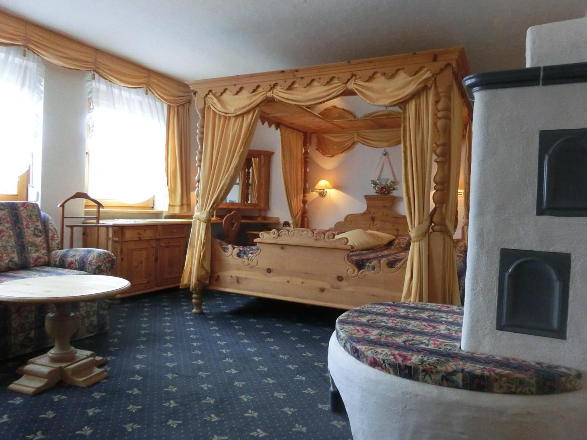Garni Criss Lejlighedshotel Colfosco Eksteriør billede