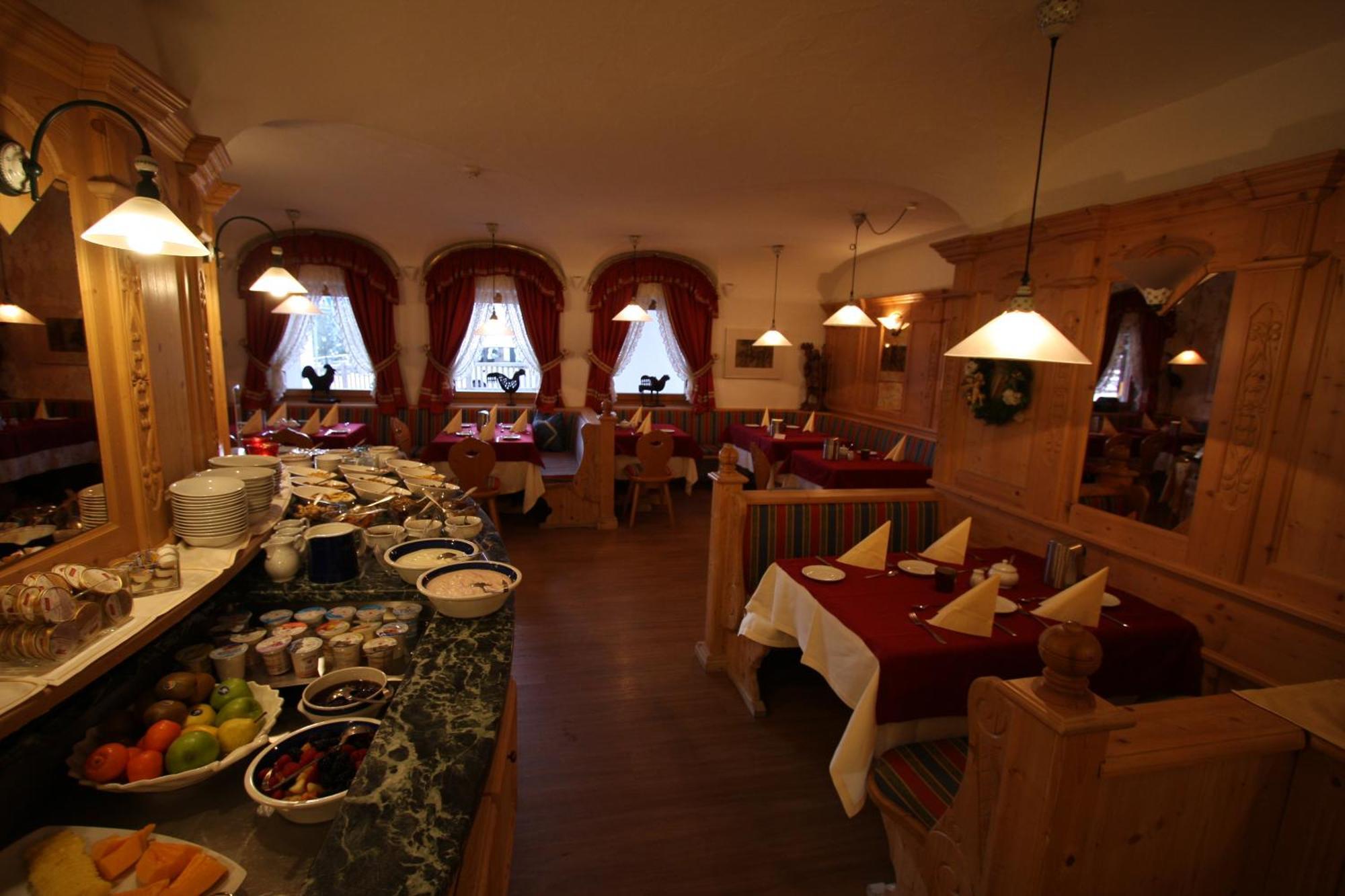 Garni Criss Lejlighedshotel Colfosco Eksteriør billede