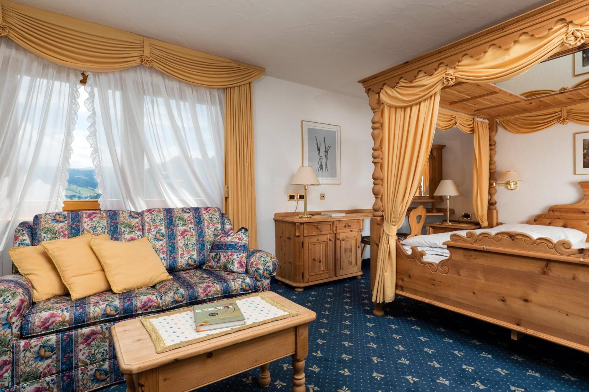 Garni Criss Lejlighedshotel Colfosco Eksteriør billede